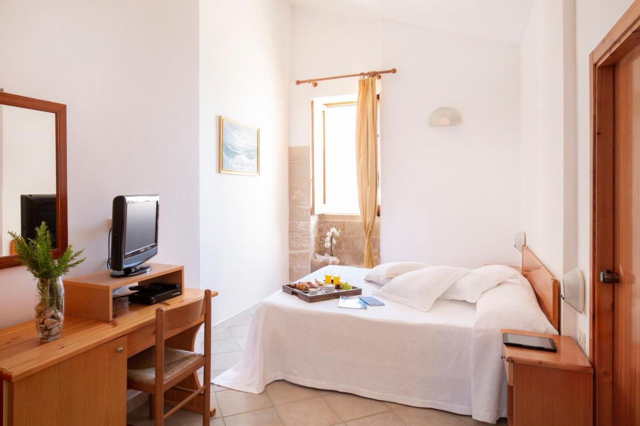 Hotel Punta San Francesco 3*