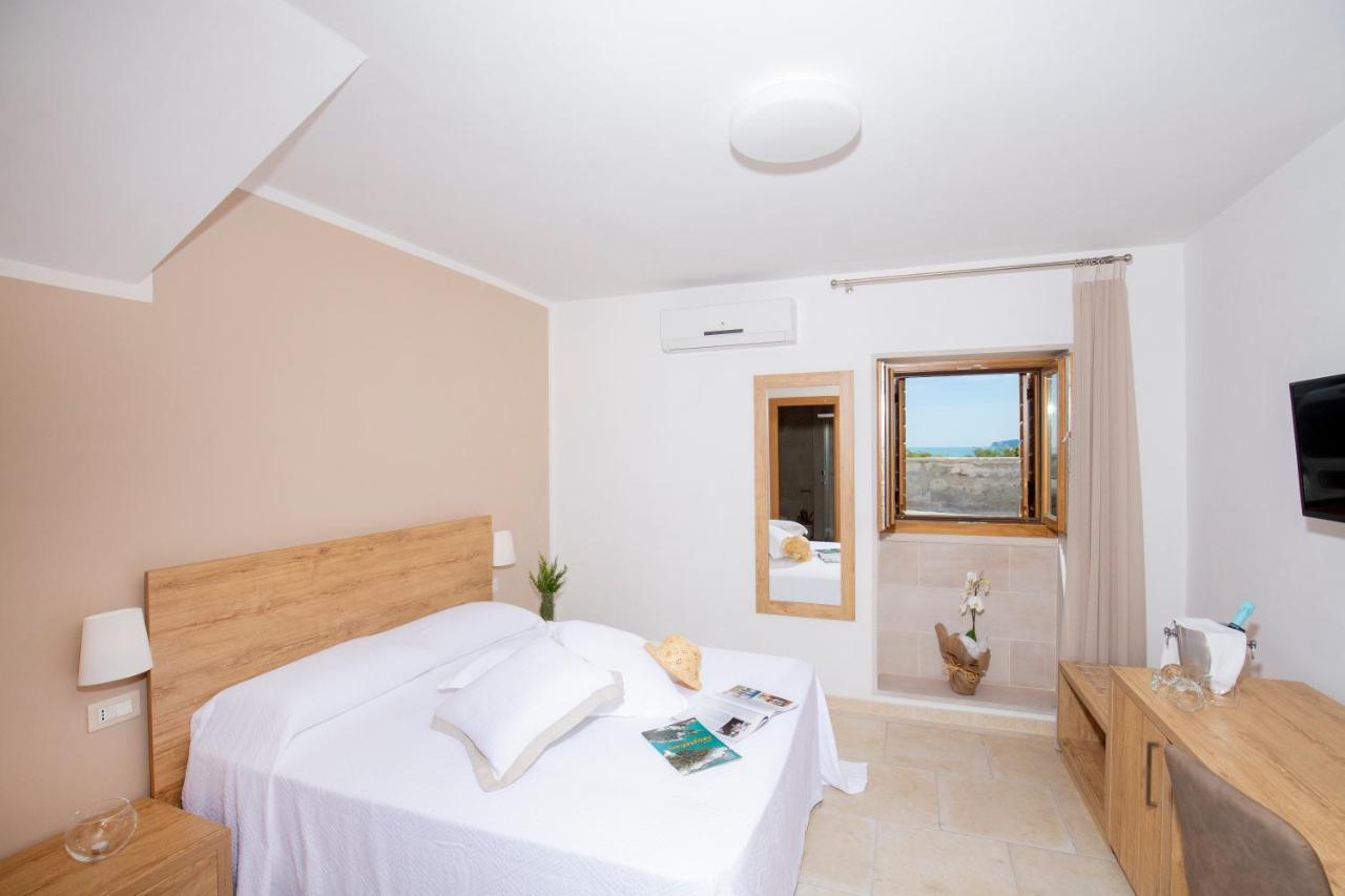 Hotel Punta San Francesco 3*